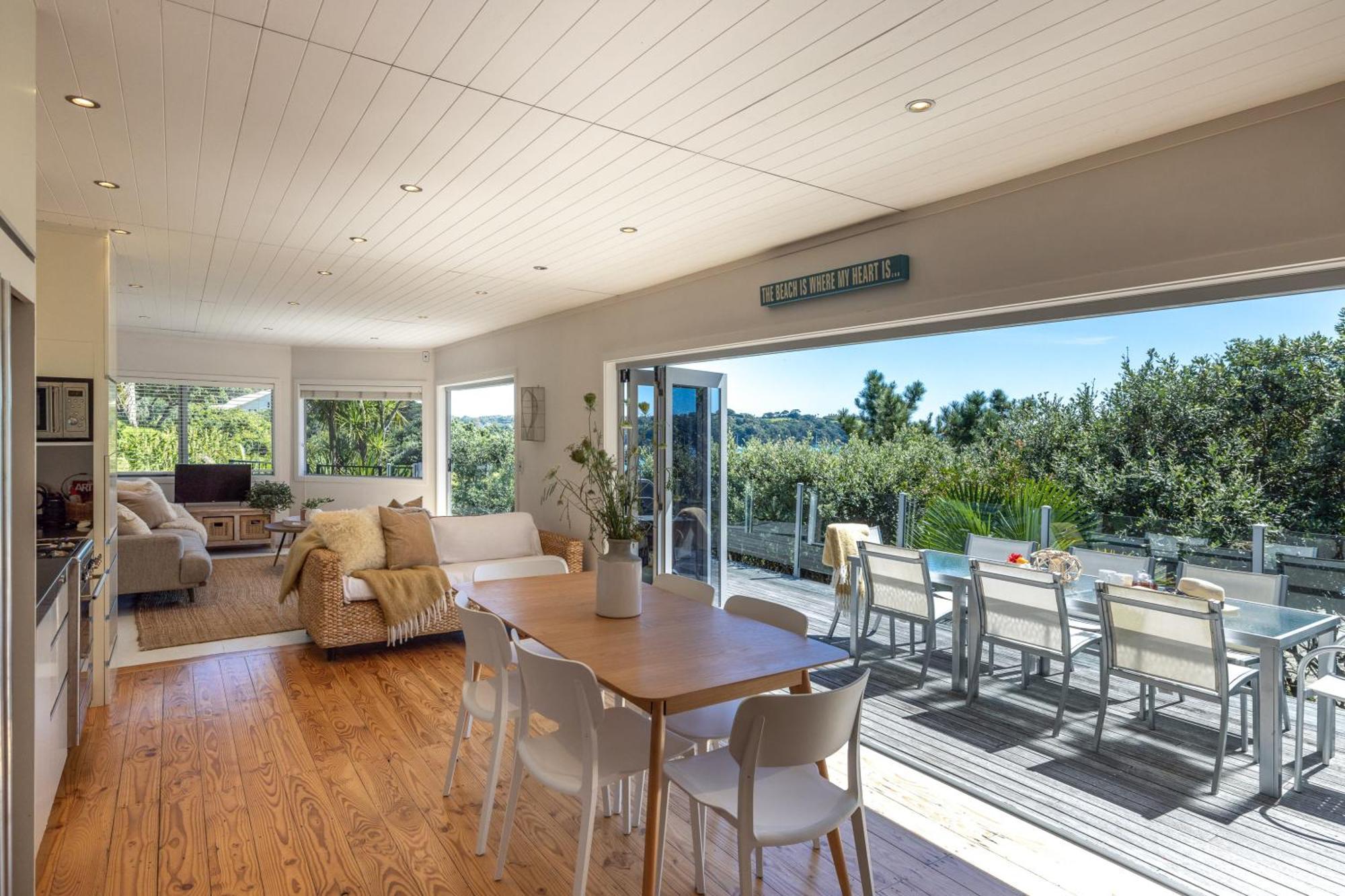 Tawa Cottage - Coast & Country Oneroa Экстерьер фото
